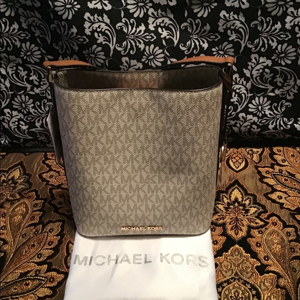 Michael Kors vanilla bucket bag